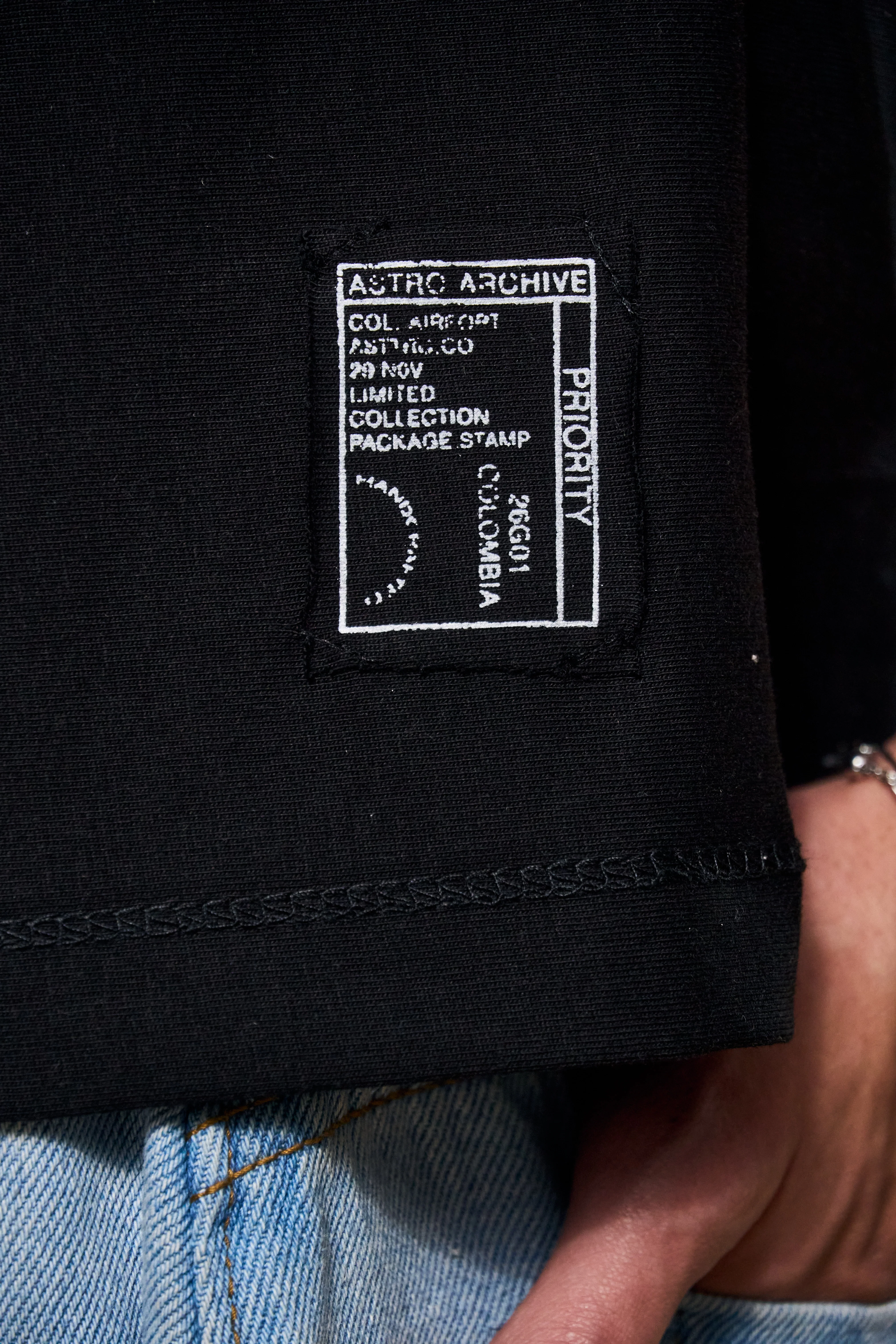 Basics V3 - Mørk T-shirt - Image 6