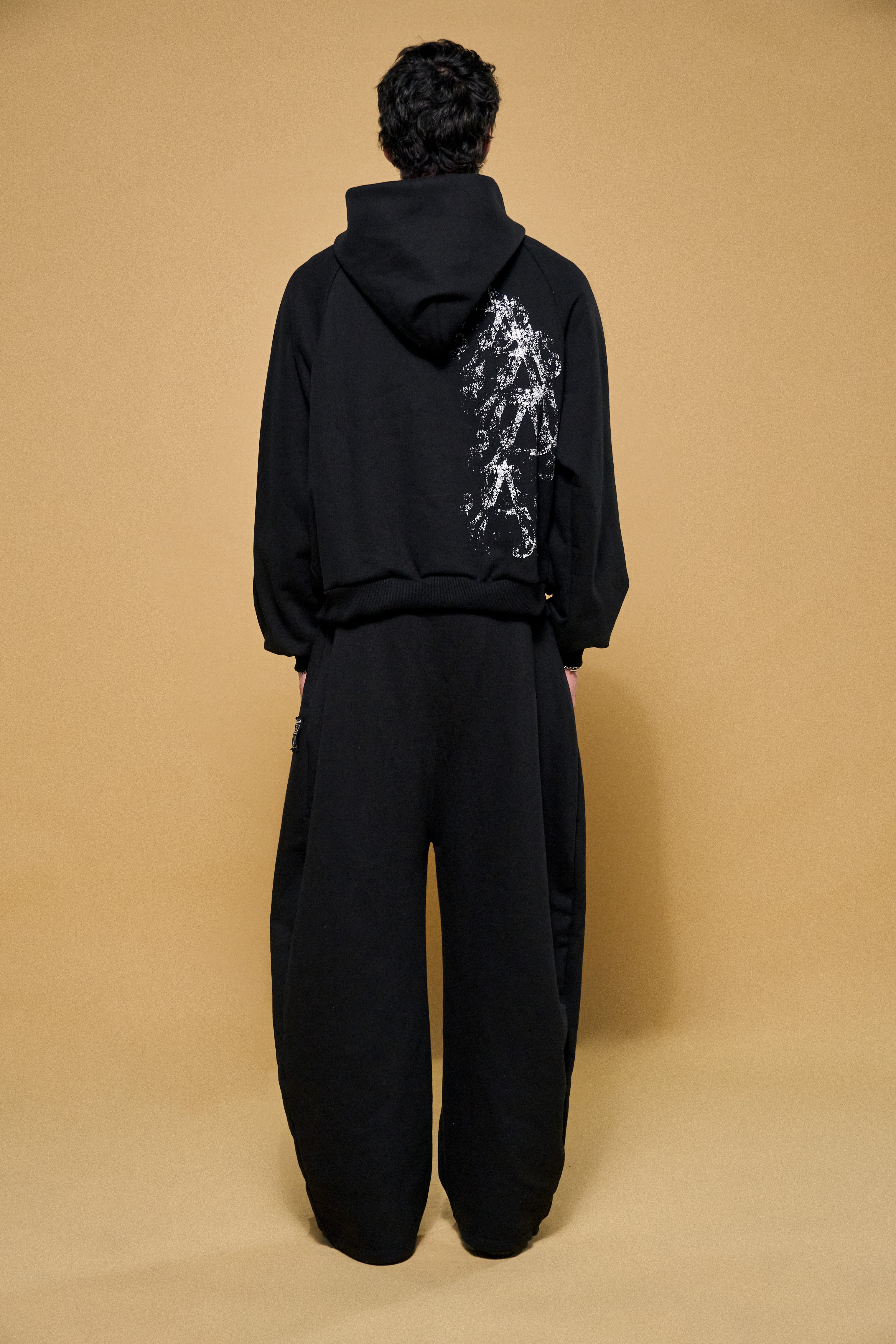 Basics V3 - Onyx V3 Hoodie - Image 4